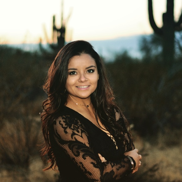 Meet your Posher, Karla - Picture 2 of 6